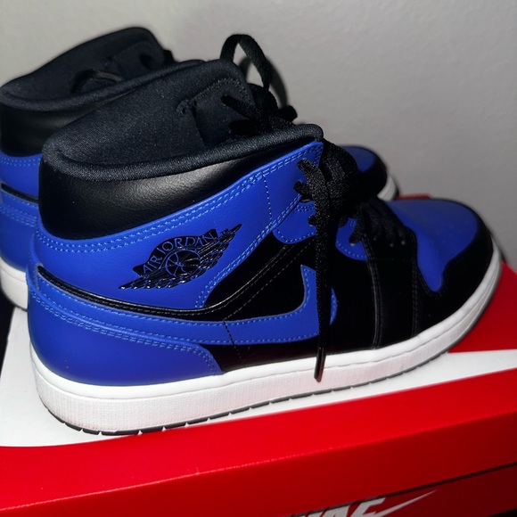 Jordan hyper royal, worn twice, no box - Picture 2 of 4